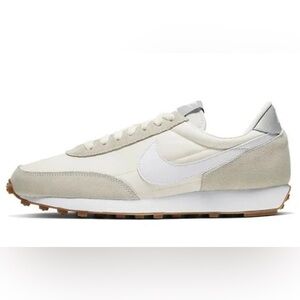 Nike Women’s 10 Daybreak White Ivory Grey Gum Running Casual Shoes CK2351-101